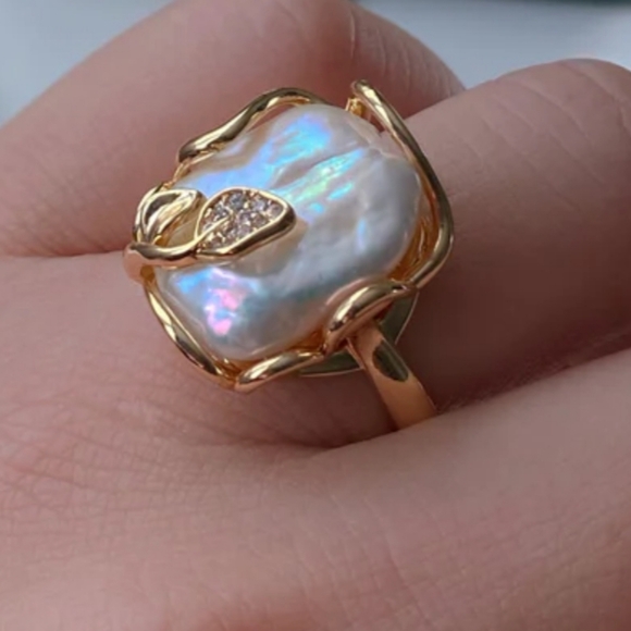 Handcrafted Artistic Natural Freshwater Baroque Pearl Set. - Picture 5 of 8